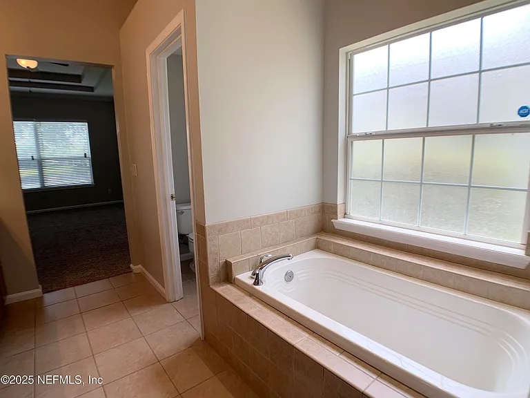 1213 Harbour Town Dr — Photo 24