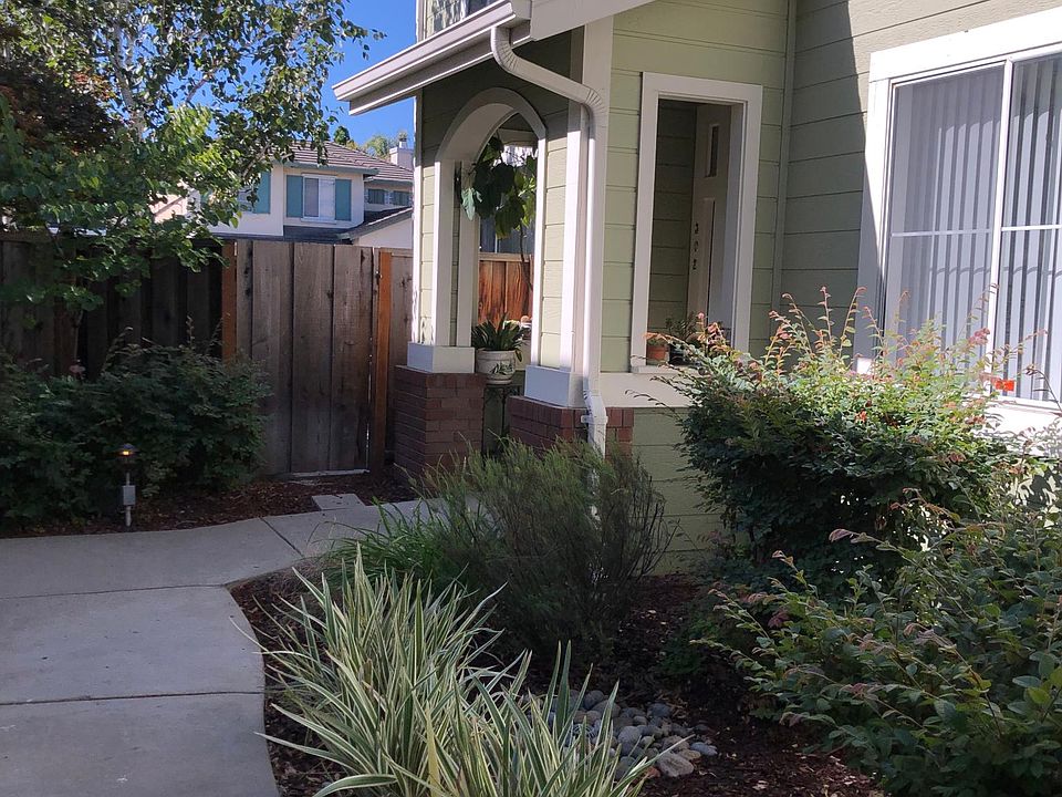 1st image of 302 Ballymore Cir