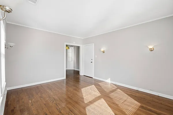 Building Photo - 6241 Richmond Ave #2