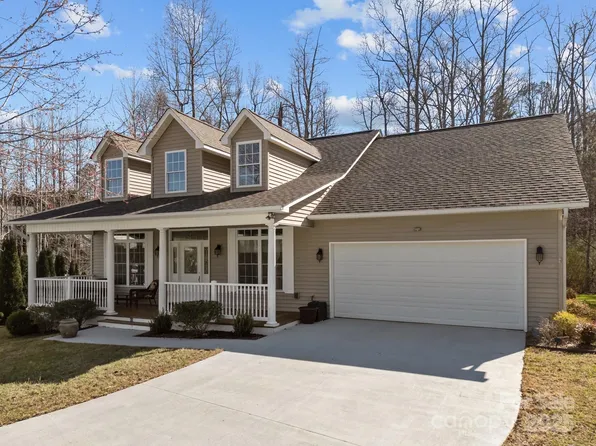43 Golden Pond Way, Hendersonville, NC 28791