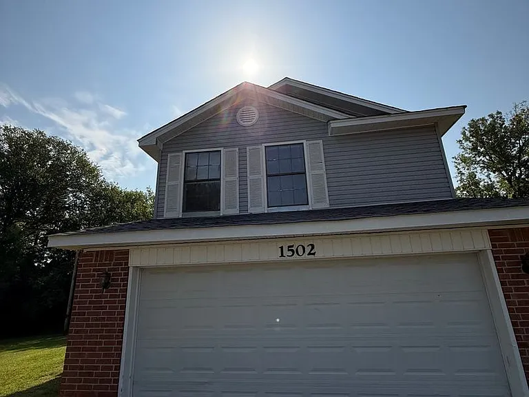 1502 Heather Ct — Photo 2