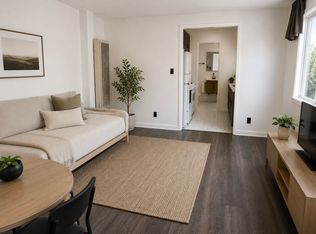 819 S Grevillea Ave APT D, Inglewood, CA 90301