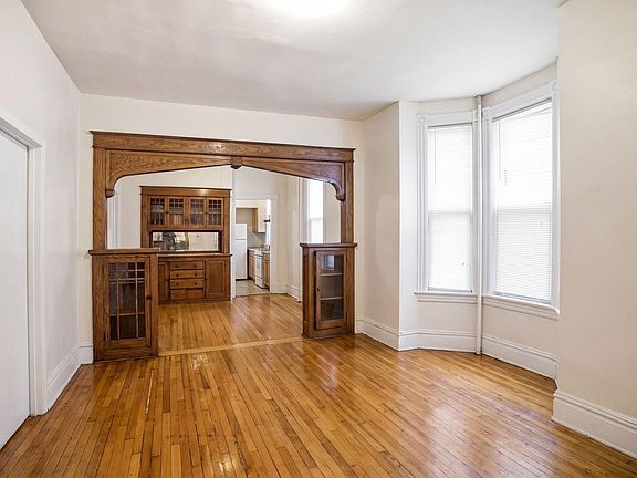 3rd image of 891 Iglehart Ave