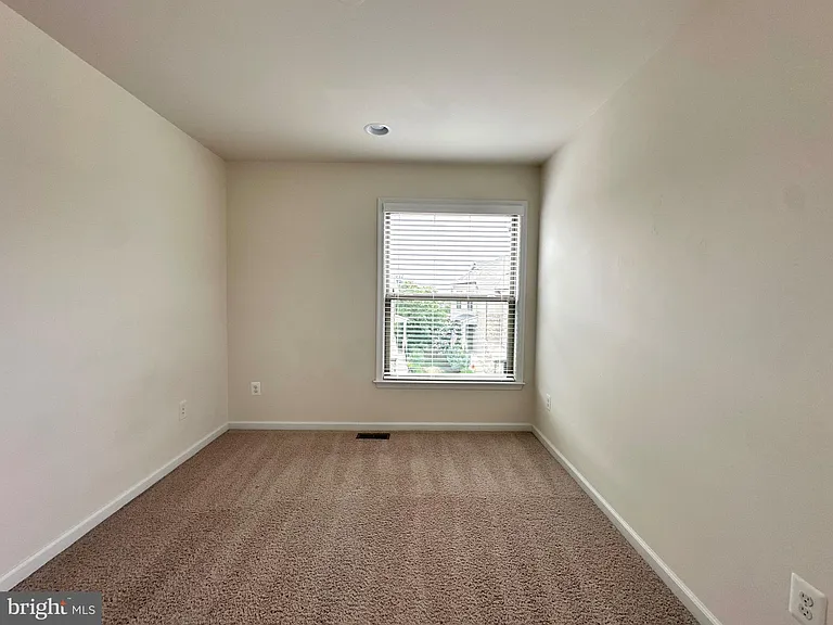 23451 Epperson Sq — Photo 33