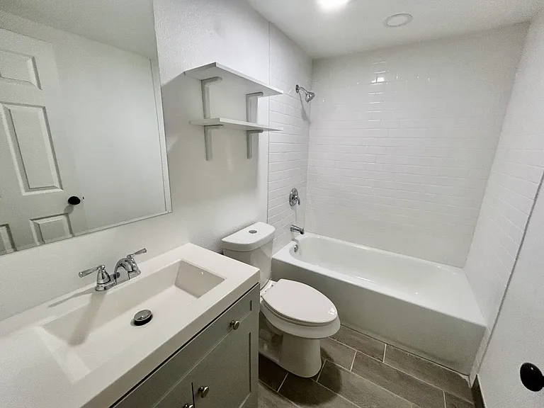 937 Anderson St — Photo 6