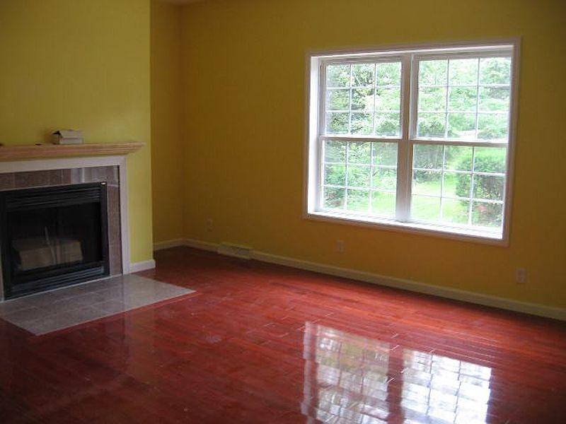 5th image of 113 GREENLEAF Drive