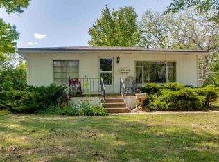 825 SE Gilmore Ave, Topeka, KS 66607
