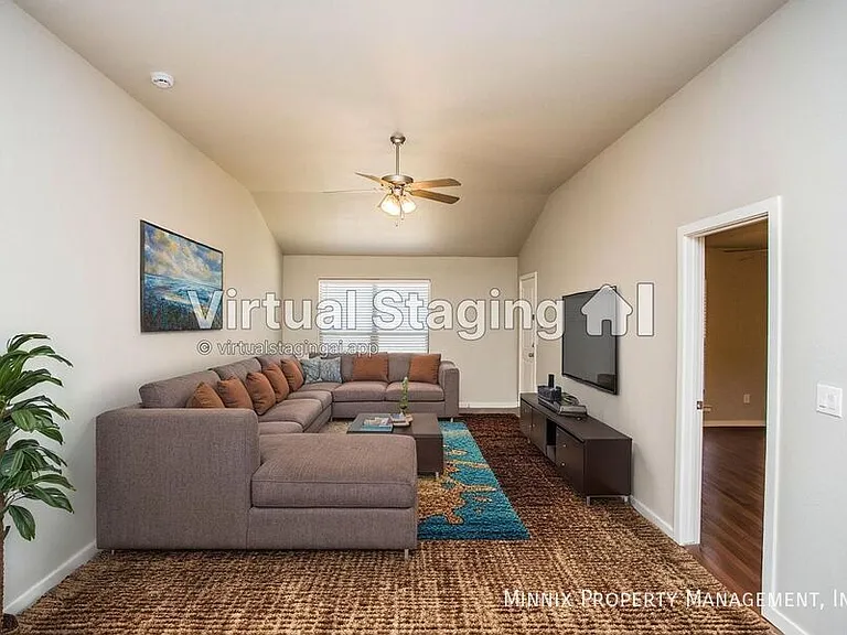 2113 N Jayton Ave #B — Photo 1