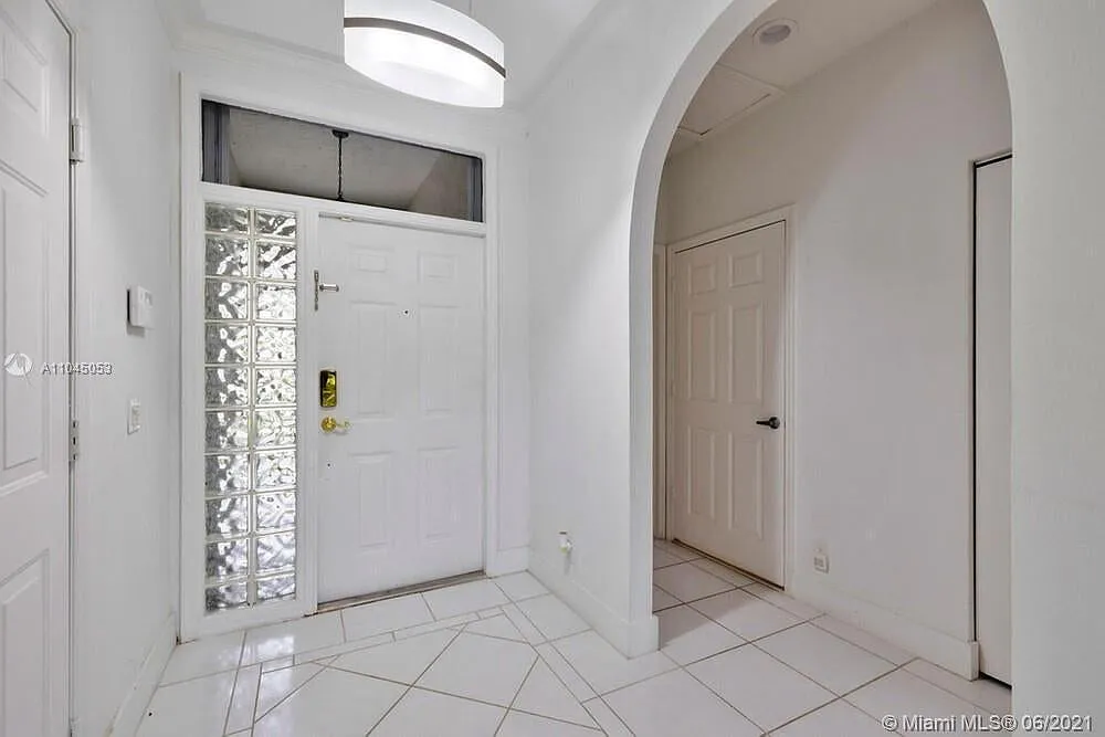3 bed, 1665 sqft, $3,800 — Photo 4