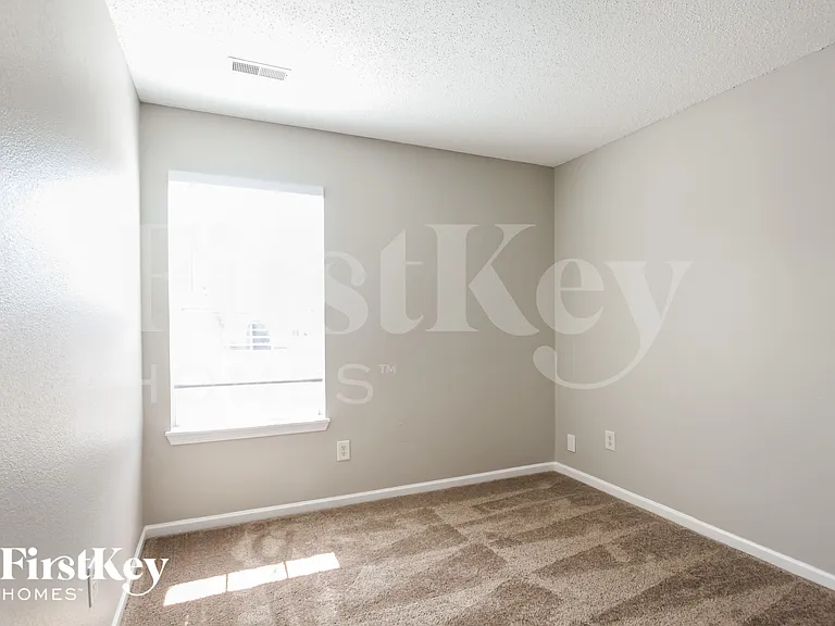9762 Trail Dr — Photo 6