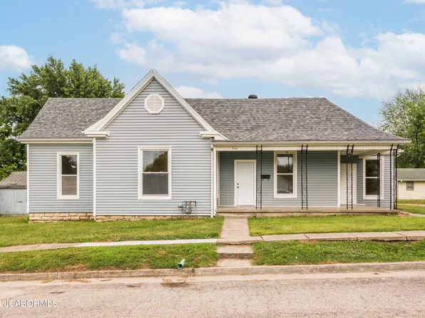 304 S Randolph St, California, MO 65018