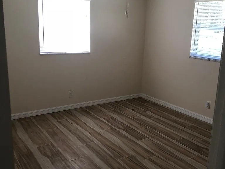 2215 Forest Dr — Photo 20