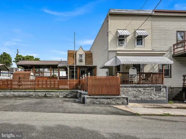 814 Seneca St, Pottsville, PA 17901