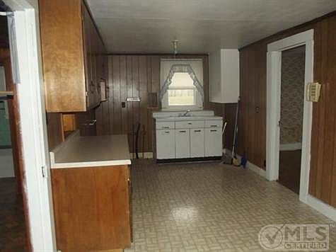 3rd image of 14 Julius Ln