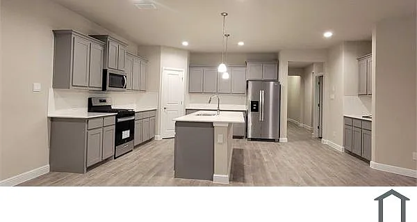 4 bed, 2039 sqft, $3,200 — Photo 3