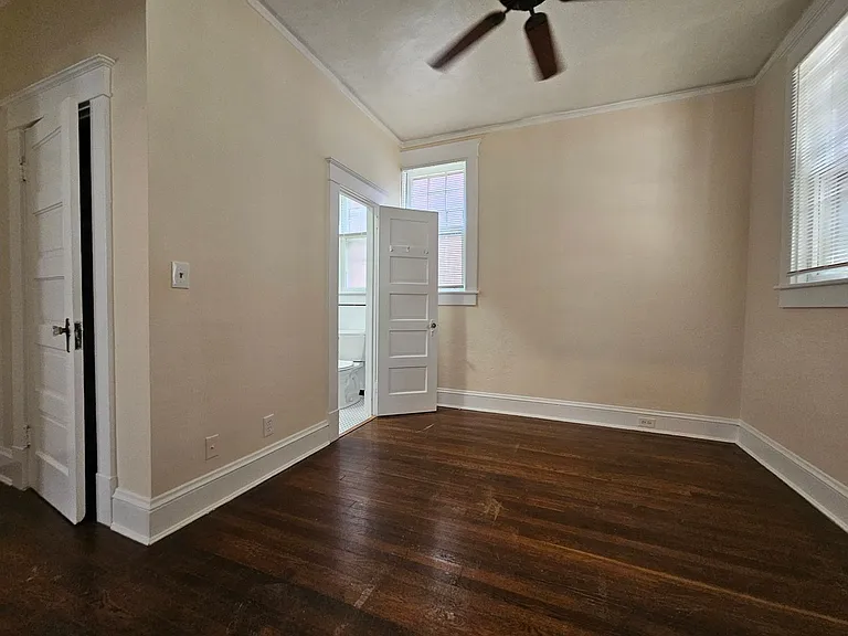 537 Washington Park — Photo 14