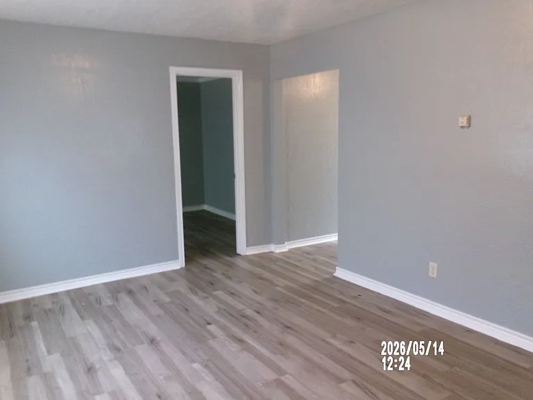 220 SW 24th St — Photo 23