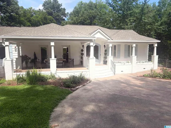 2557 Mountain Woods Dr, Vestavia, AL 35216