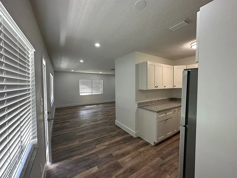 3315 SW 15th Ave #0 — Photo 12