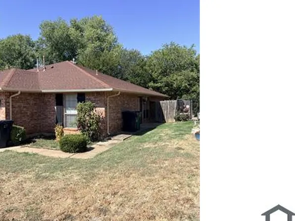 305 S Greengate Dr, Yukon, OK 73099