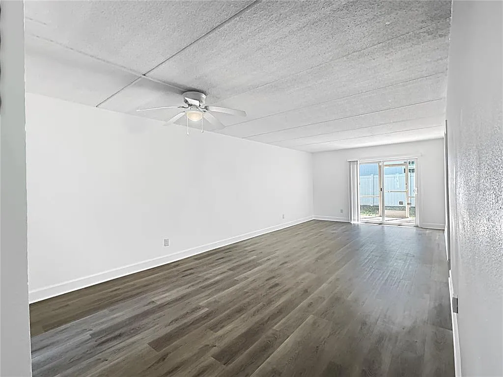 2 bed, 2.0 bath, 960 sqft, $1,550 — Photo 4