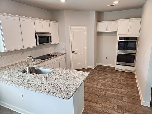 2nd image of 1224 Hibiscus Way