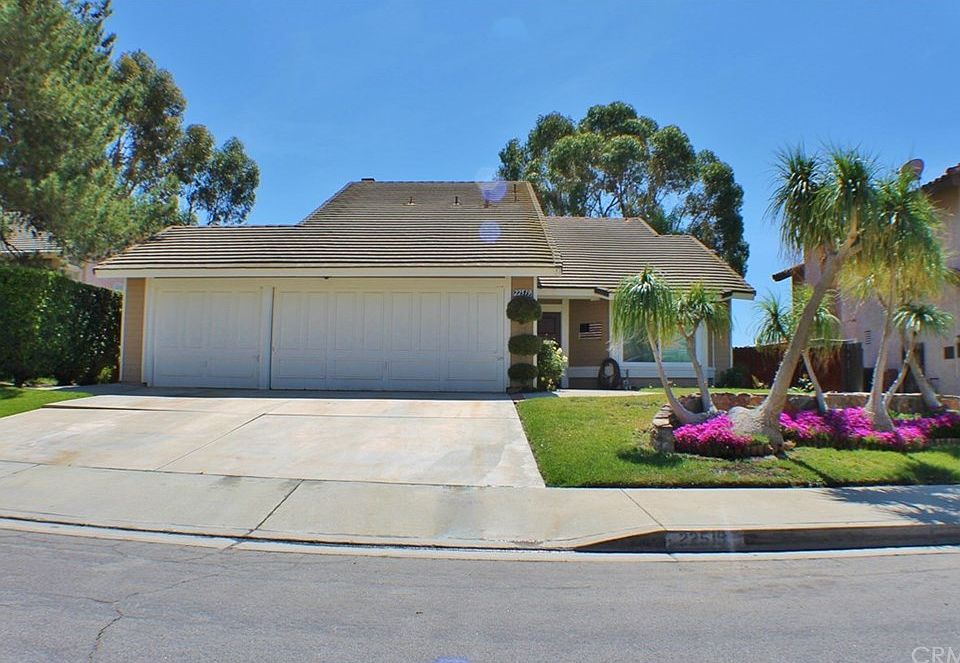1st image of 22519 Climbing Rose Dr