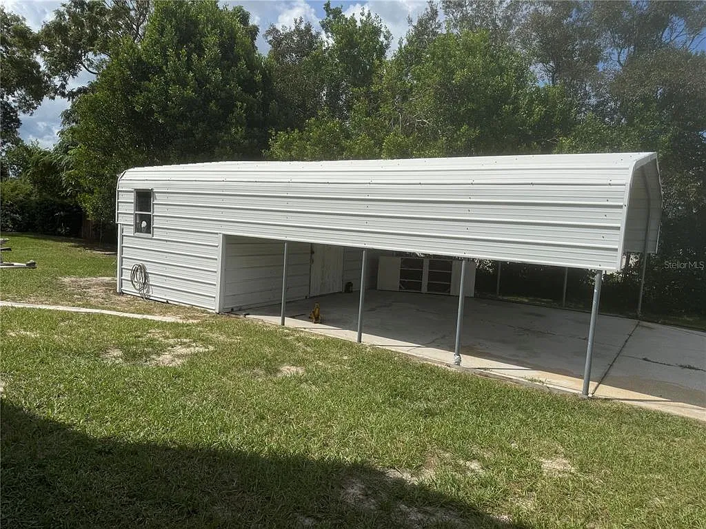 2 bed, 2.0 bath, 1281 sqft, $1,900 — Photo 2