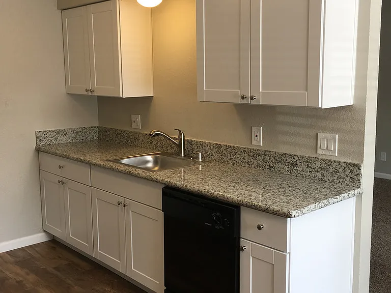 Sutter Commons Apartments — Photo 10