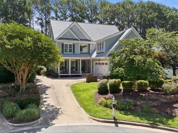 215 Lansbrooke Ln, Apex, NC 27502