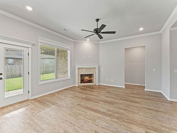 4th image of 5903 SW Macasin Ave