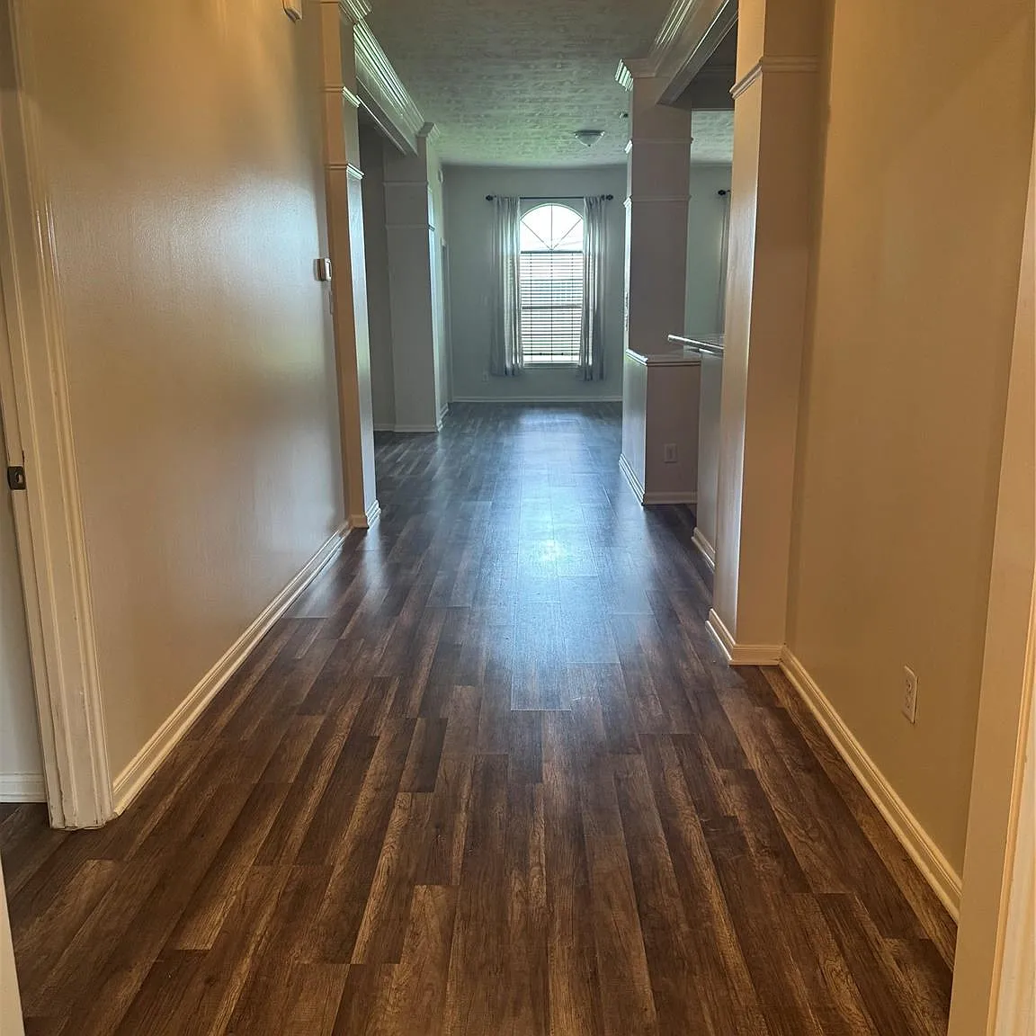 4 bed, 3.0 bath, 2872 sqft, $2,995 — Photo 4