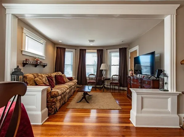 52 Fairlawn Ave, Woonsocket, RI 02895