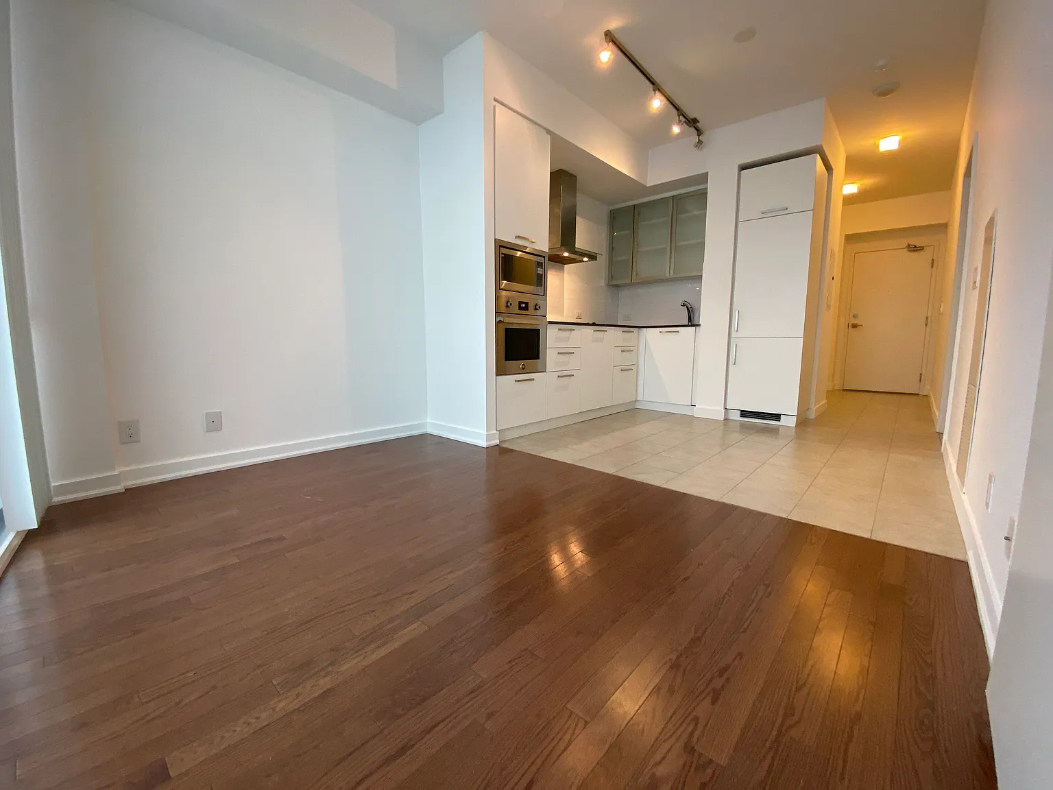14 York St - 5209 — Photo 1