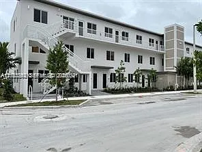 Landmark At Doral Condo — Photo 1