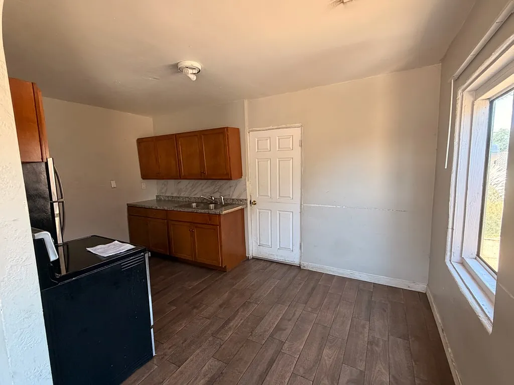 1 bed, 549 sqft, $1,100 — Photo 3