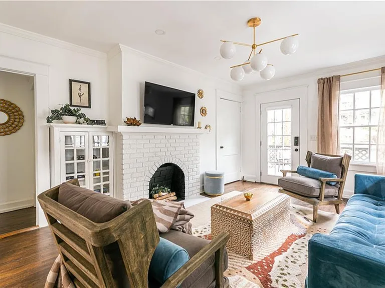 1031 Austin Ave NE #1 — Photo 3