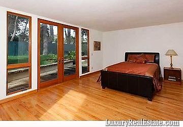 4th image of 814 Moana Dr