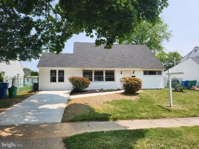 10 Kraft Ln, Levittown, PA, 19055