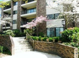 933 12th Ave APT 302, Huntington, WV 25701