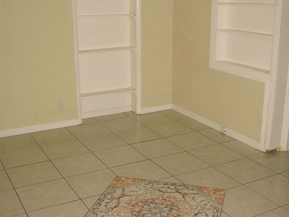 2nd image of 1107 N Federal Hwy APT B