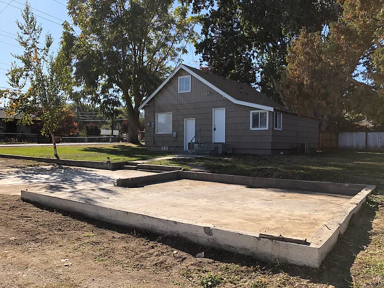 1408 Walnut St — Photo 14