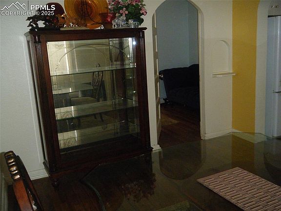 5th image of 415 Veta Ave