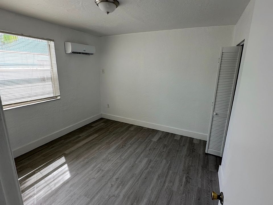 2nd image of 3610 Grand Ave #1