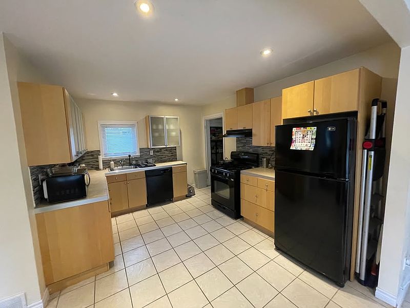 London House for rent - 5 Bedrooms — photo 3