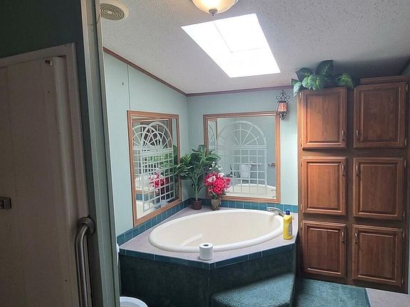 5th image of 7017 Lake Ridge Dr