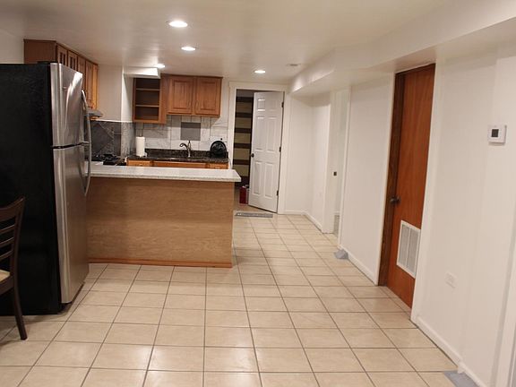 4th image of 3742 N Richmond St #G