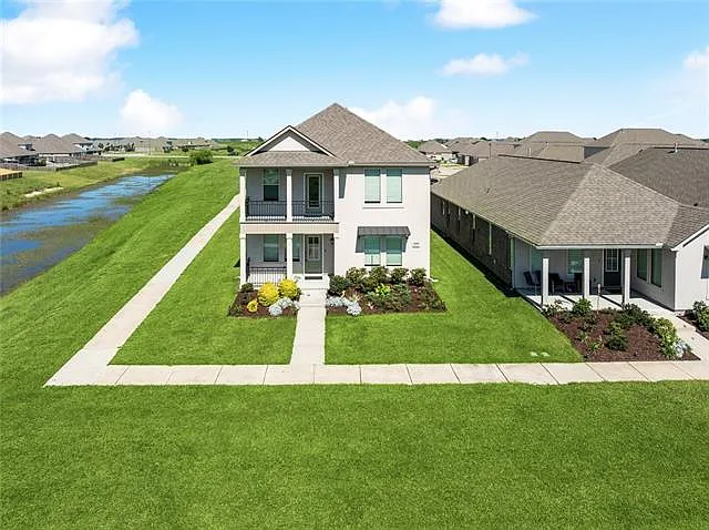 4 bed, 3.0 bath, 2484 sqft, $2,800 — Photo 3