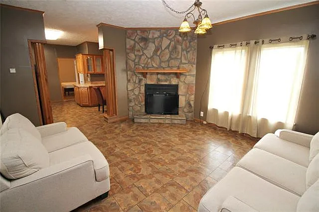 117 Gober Ln — Photo 2
