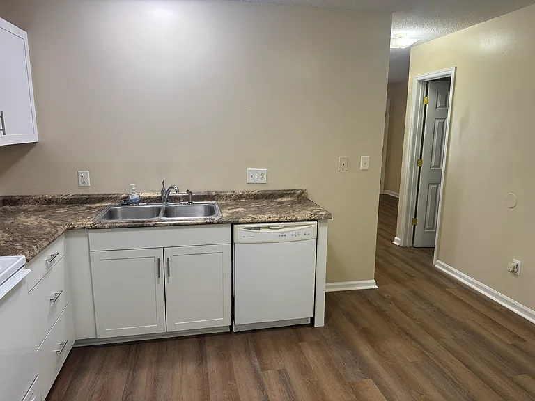 4204 Kaplan Dr — Photo 10